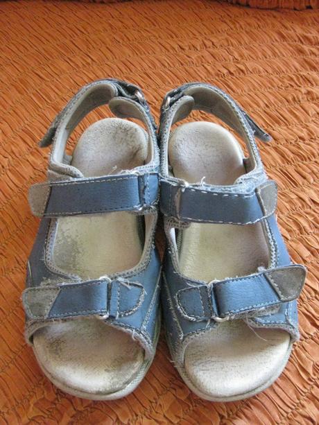 Sandálky, baťa,32