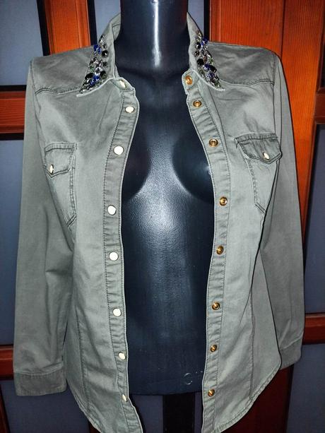 Košeľa s kamienkami na golieri veľ.s, s