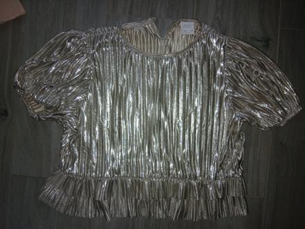 Strieborna plisovana blúzka crop, zara,140
