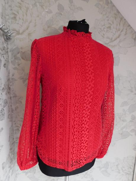 Pekna čipkovana bluzka, kappahl,38