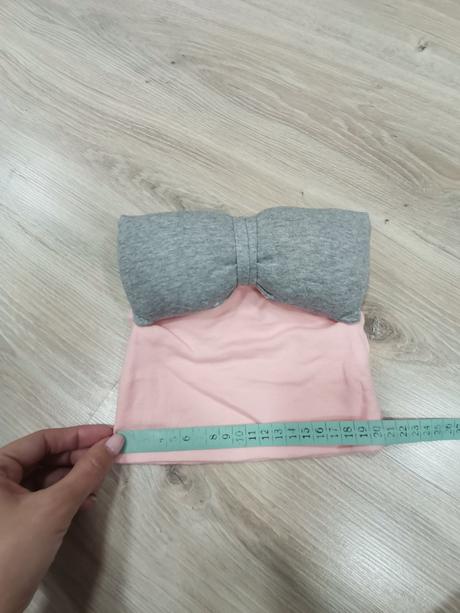 Dievčenska čiapka s veľkou mašľou, 80