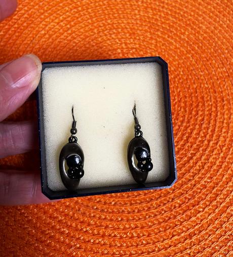 Zaujímavé náušnice, 