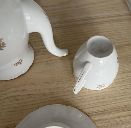 Bielo - zlatá porcelánová čajová súprava bohemia,
