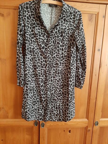 Košeľové šaty béžová-čierna leopard potlačená, s