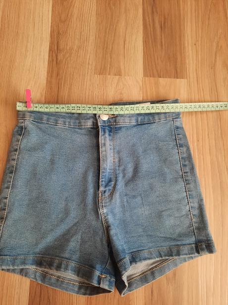 Šortky, sinsay,36