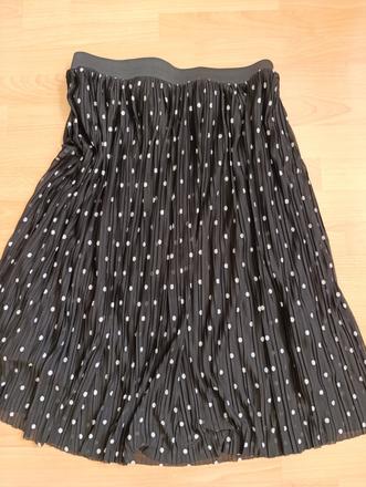 Bodkovana sukňa, 44