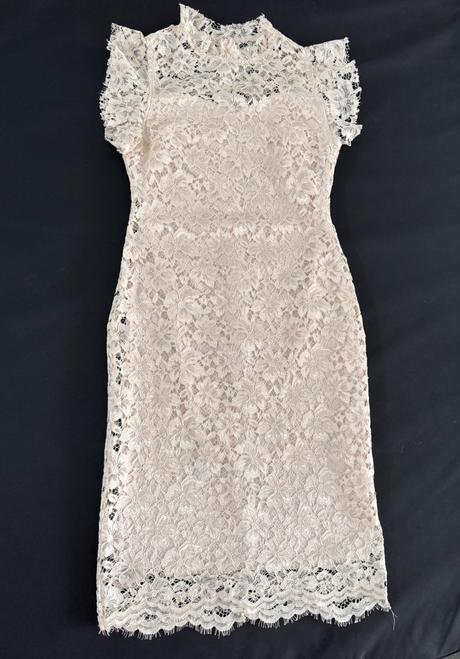 Čipkované šaty, s