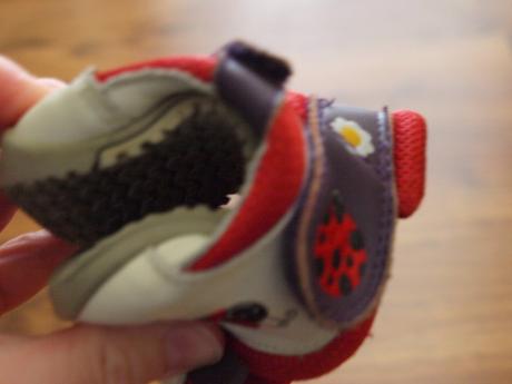 Tenisky s tvarovanou stielkou zn. momo baby, 22