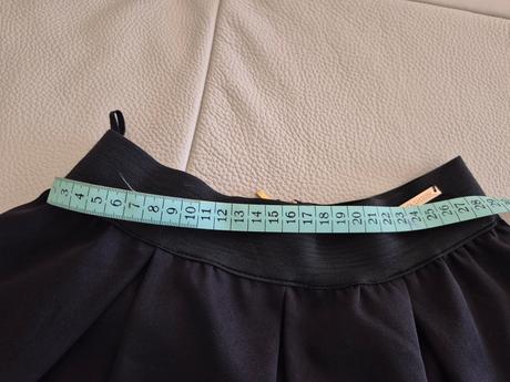 Čierna sukňa 152, 152