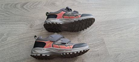 Tenisky turistické, 34