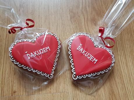 Medovníkové srdiečko - pani učiteľke (cca 10,5cm), 