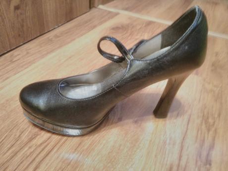 Vysokánske krásne lodičky, 39