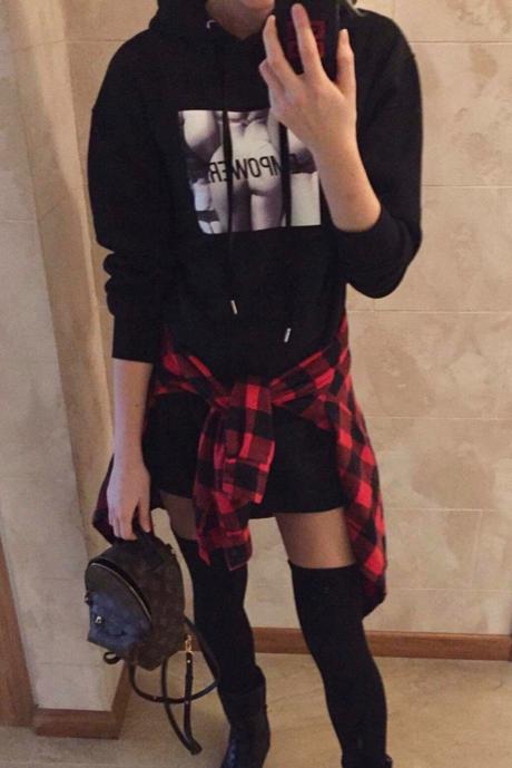 Mikinove saty maniere devoir, s