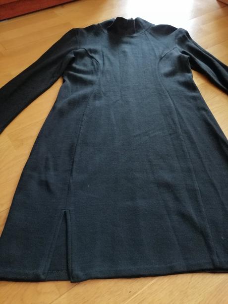 Jednoduché čierne šaty, l