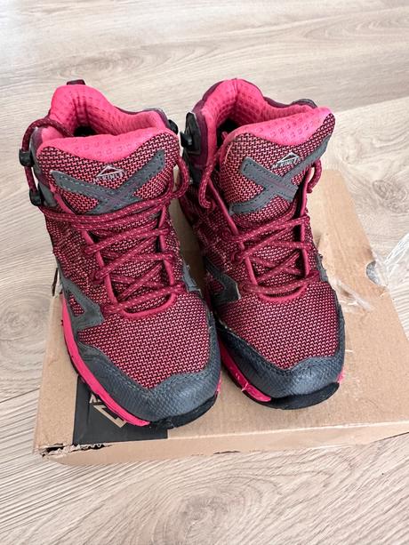 Turisticke topánky, mckinley,31