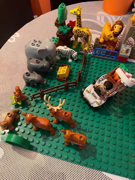 Lego duplo zoo sada spojene s 5634 krmenie,
