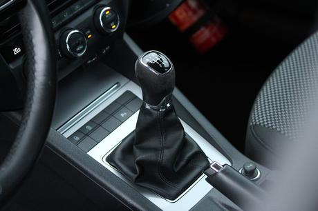 Škoda octavia combi 2.0 tdi style - bratislava, škoda