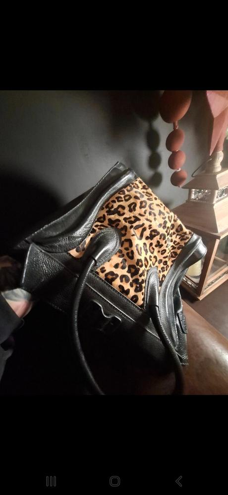 Kabelka s pravou srsťou, 