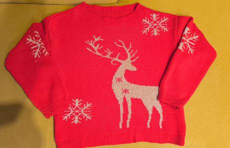 Predám dievčenský vianočný sveter, s