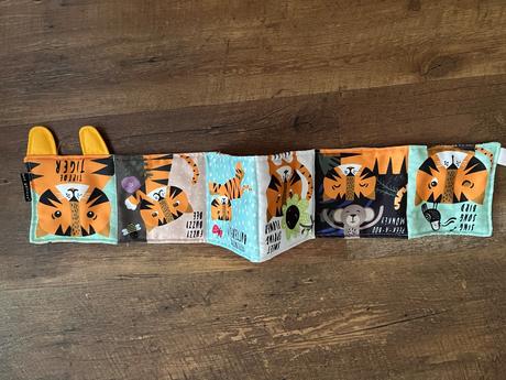 Latkove knihy wee gallery, 