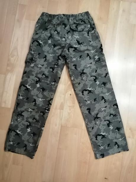 Maskáčové nohavice, decathlon,152