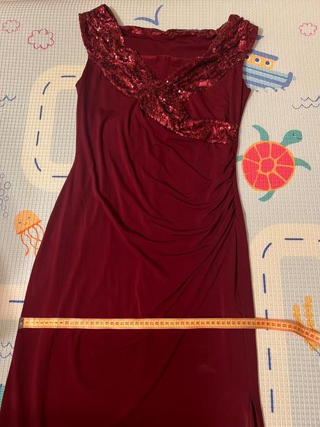 Plesove saty s flitrami, 40