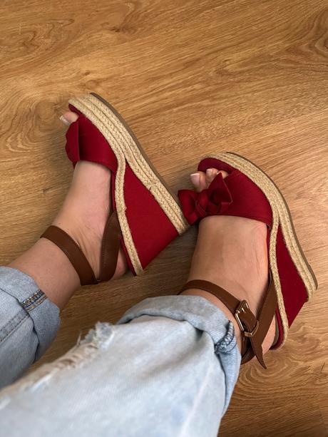 Predám dámske sandále, 38