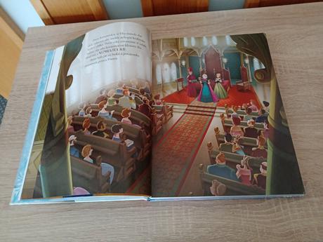 Kniha ladové kráľovstvo-filmove pribehy, 