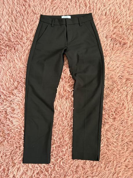 Biznis nohavice, bershka,32