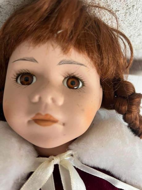 Vianocna 50 cm velka zimna babika porcelanka z,