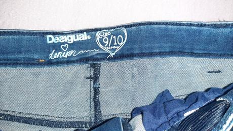 Riflová sukňa., desigual,140