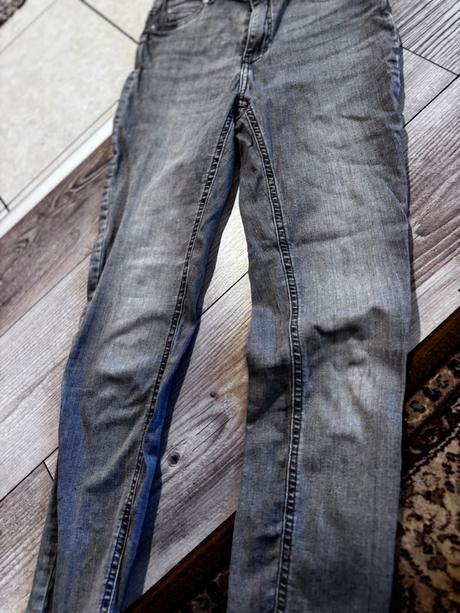 Sivé rifle, amisu,s