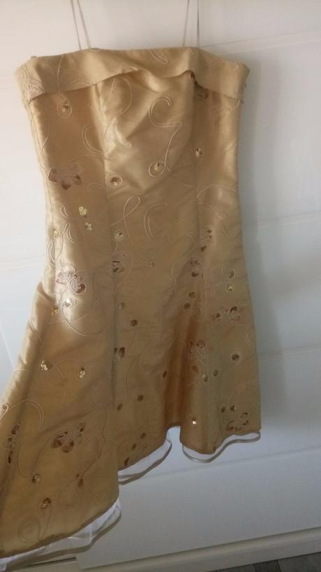 Spoločenské šaty, 38