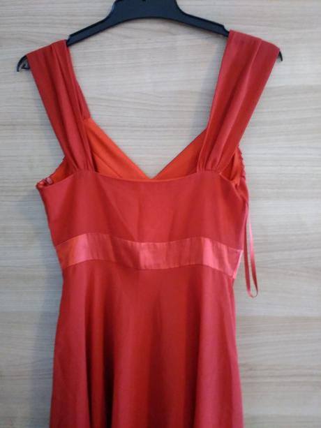 Sýto červené saty, 36