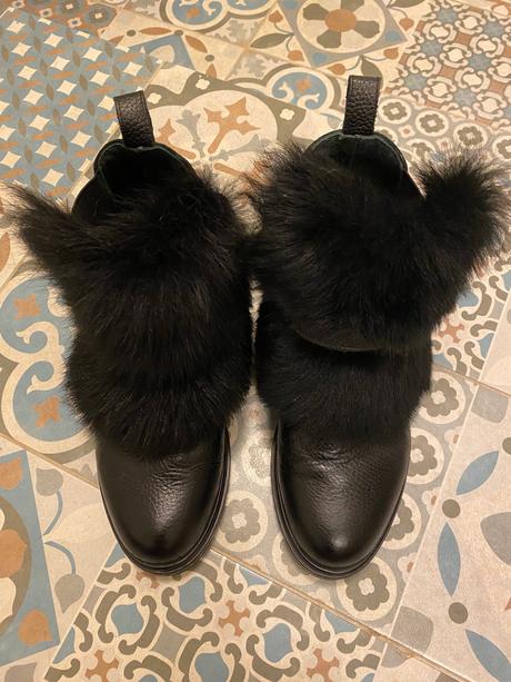 Celokozene kotnicky s falosnou kozusinou, 38