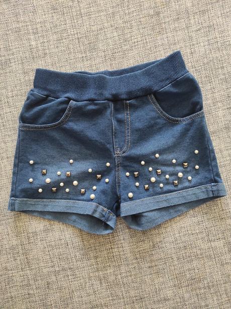 Predám šortky 128, disney,128