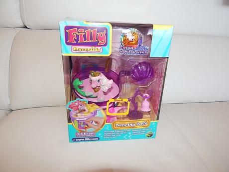 Fiily mermaid dancing cafe, 