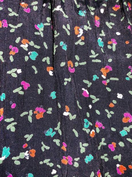 Šaty s potlačou, 38