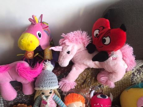 Milé plyšové hračky, interaktívne aj hrkálky, 