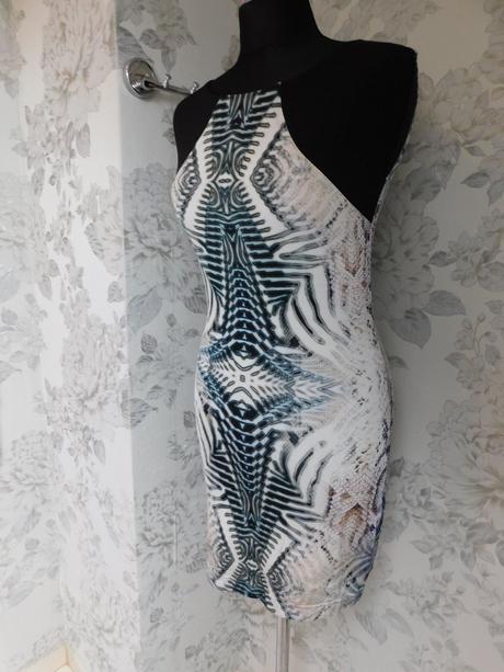 Kvalitne pekne šaty, 34