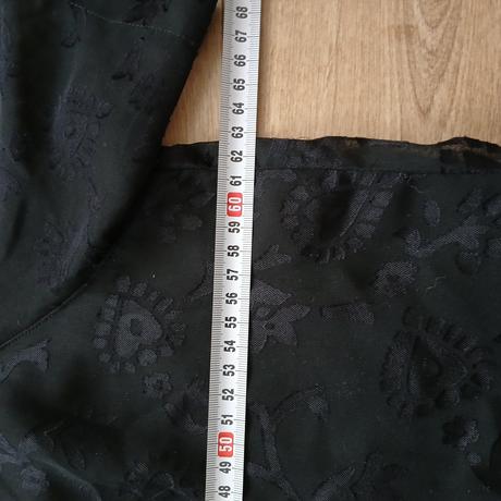 Čierne šaty s ležérnym transparentným topom, 46