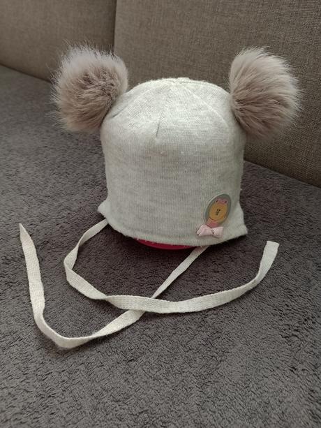 Zimná čiapka s brmbolcami, 86