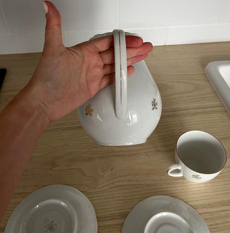 Bielo - zlatá porcelánová čajová súprava bohemia,