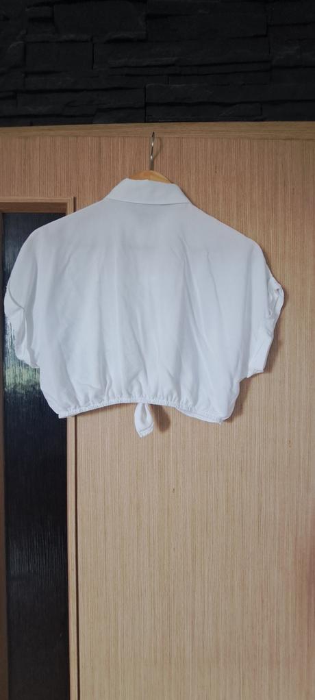 Biela krátka košeľa, 152