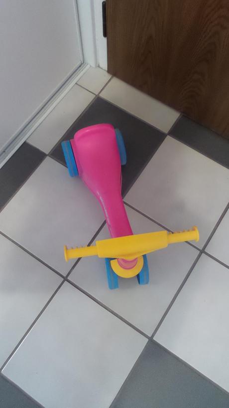 Odrážadlo hello kitty, 