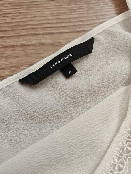 Tielko s krajkou, vero moda,s