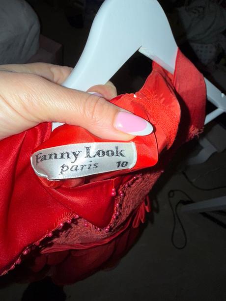 Slávnostné šaty, 140