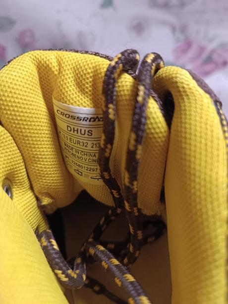 Turistické topánky, 32