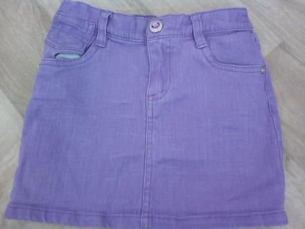 Fialová sukňa, 128