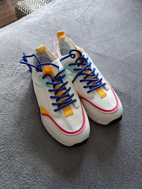 Tenisky, reserved,35